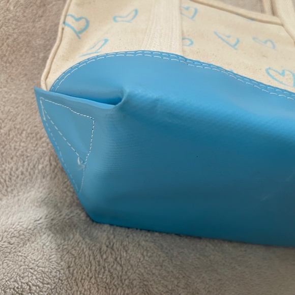 Steele Canvas small tote with blue hearts and long straps - Picture 6 of 12